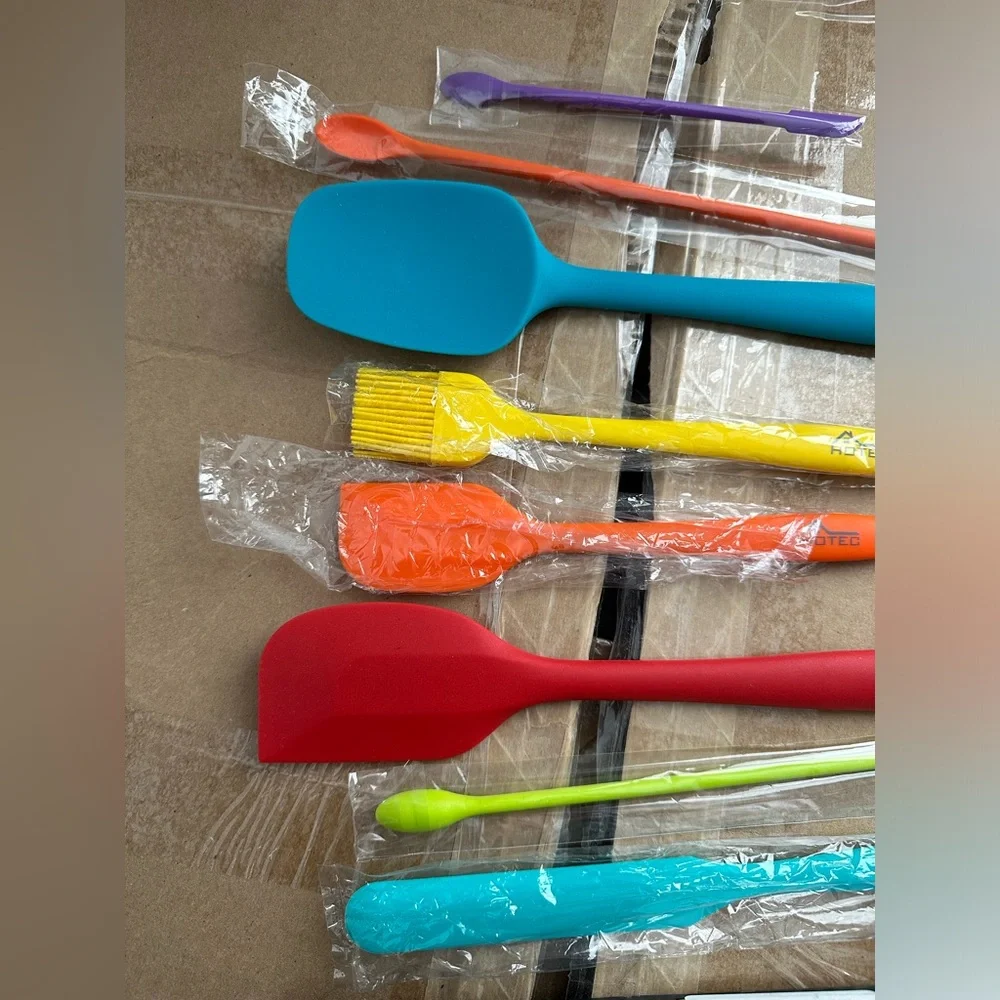 Set of 8 Heat Resistant Non-Stick Silicone Spatulas, BBQ brush New